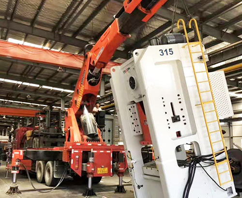 蕉岭附近随车吊出租，轻松解决运输难题