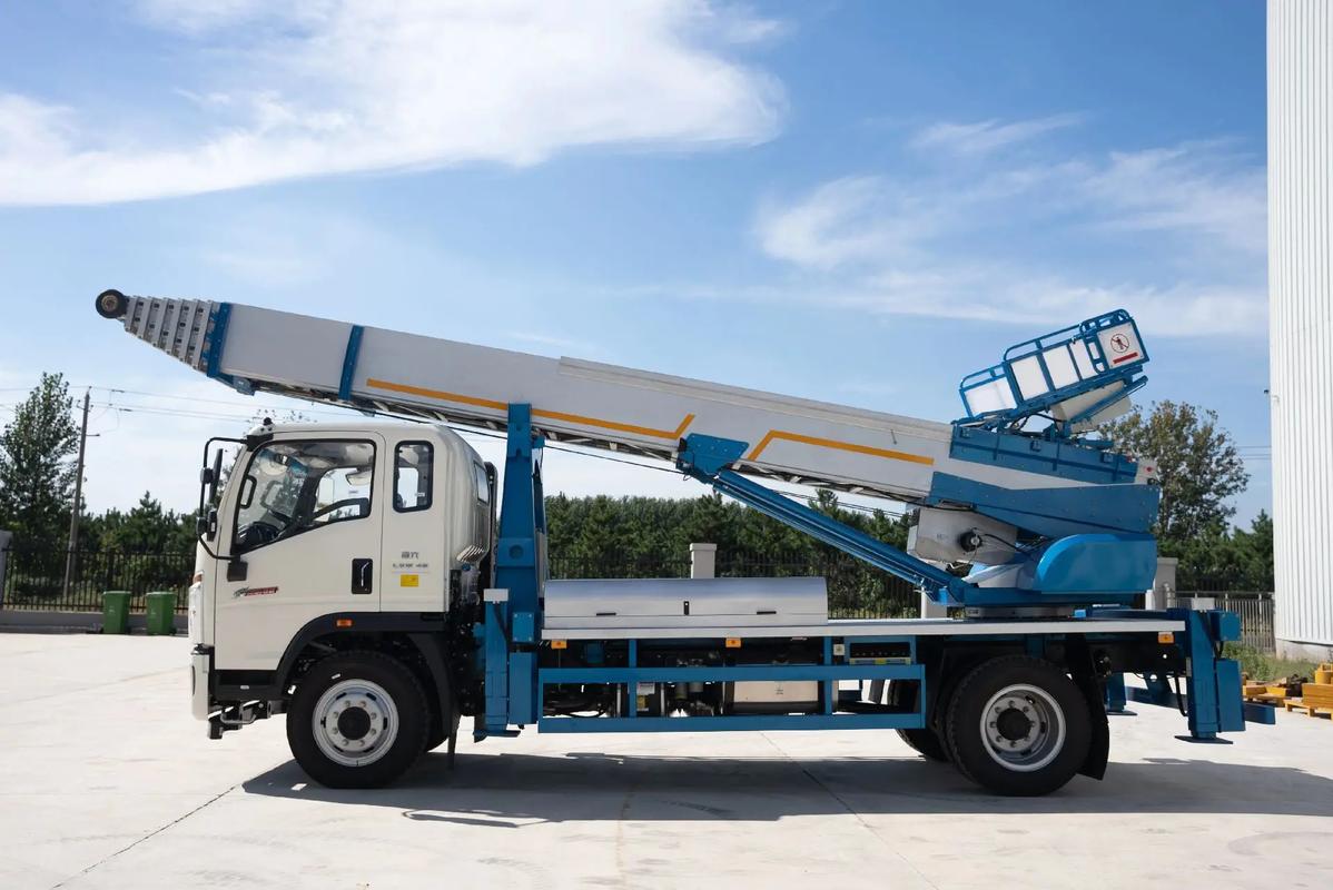 蕉岭云梯上料车租赁费用