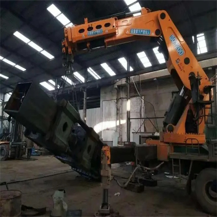 蕉岭130吨折臂吊车出租吊机租赁附近电话